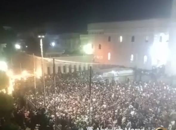 الفيوم تودّع 7 من أبنائها ضحايا حادث الطريق الإقليمي في مشهد جنائزي مهيب