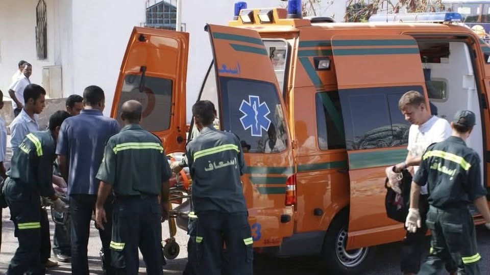 إصابة 5 أشخاص في انقلاب ميكروباص على طريق أسيوط الصحراوي الغربي بالفيوم