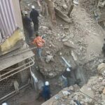 الكلاب البوليسية تقود عمليات البحث تحت أنقاض إمبابة
