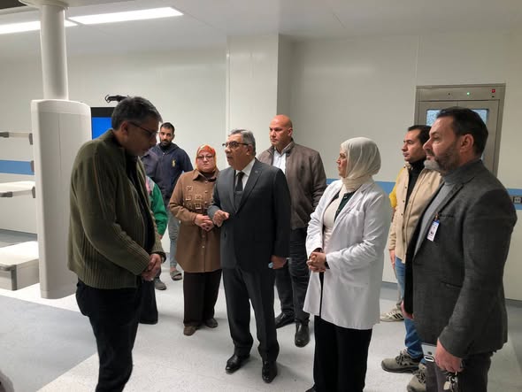 محافظ الدقهلية يتفقد مستشفى التأمين الصحي بسندوب: