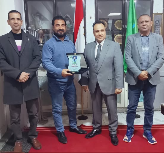 تكريم وكيل وزارة الشباب والرياضة بالفيوم لدوره في دعم إنشاء بنك بمركز شباب الشواشنة