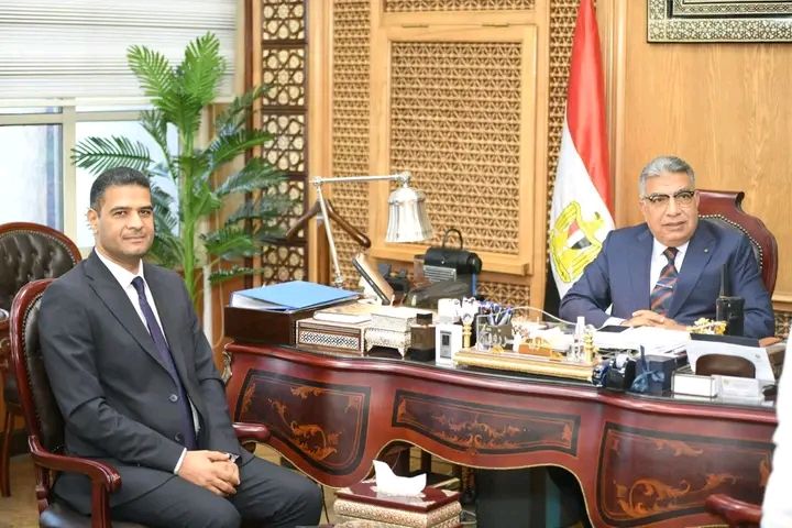 اللواء طارق مرزوق محافظ الدقهلية يستقبل نائبه الجديد في أول يوم عمل له