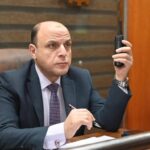 في أول أيام تطبيق قرار غلق المحال.. محافظ الغربية يتابع من مركز سيطرة الشبكة الوطنية للطوارئ تنفيذ قرار رئيس مجلس الوزراء بجميع المراكز والمدن..