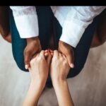 بعض الأصدقاء يشبهون الشعور بالبيت
