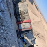 كارثة على طريق قنا سوهاج انقلاب اتوبيس ركاب اسفر عن اصابة 42 شخصا باصابات متفرقة .