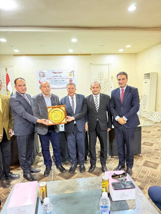 مدير تعليم البحيرة يكرم قائد قطاع مدارس التأسيس العسكري بمحافظتى البحيرة وكفر الشيخ