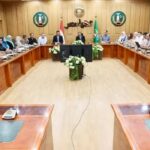 عبر تقنية “زووم” محافظ المنوفية يترأس اجتماعا موسعاً برؤساء الوحدات المحلية ونوابهم الجدد