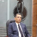 البرقى : يتفقد مركز سيطرة الشبكة الوطنية للطوارئ لمتابعة اصطفاف المعدات بالتزامن مع محافظات الجمهورية .