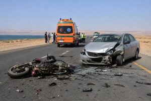 حادث جديد على طريق بحيرة قارون.. وفاة قائد موتوسيكل وإصابة سائق سيارة